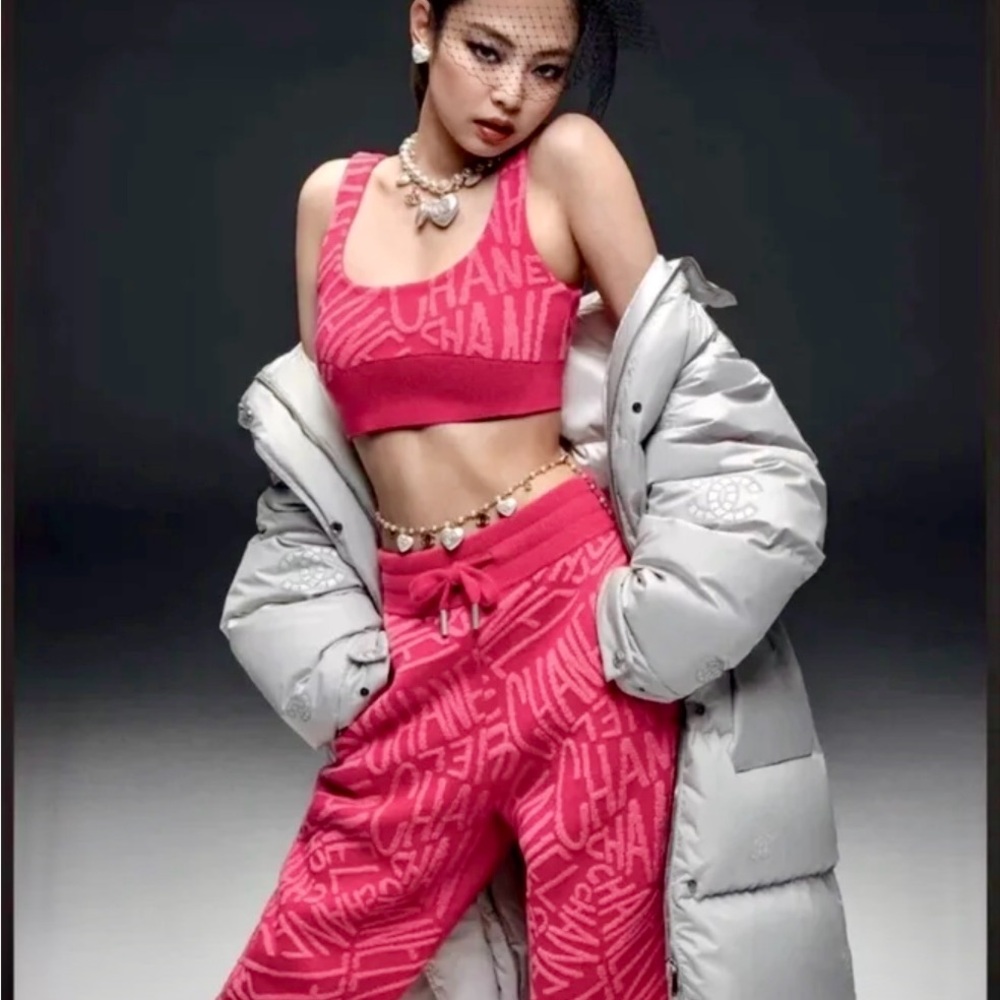 CHANEL Vibrant Pink Knitwear - Picture 10 of 10
